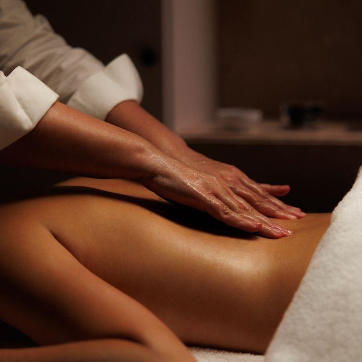 Atpalaiduojantis nugaros ir rankų masažas 