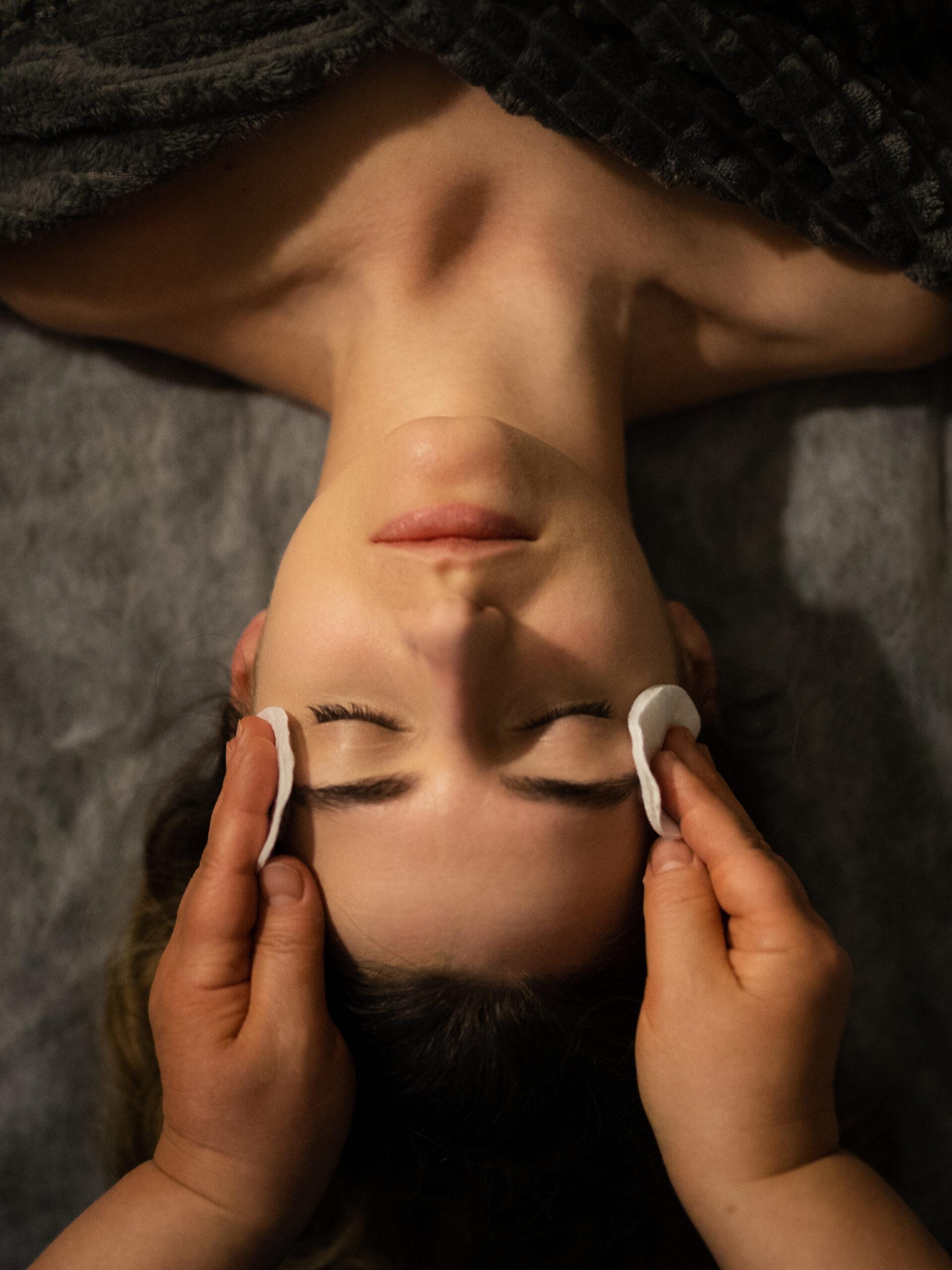 Stangrinanti veido procedūra + DOVANA (80 min)